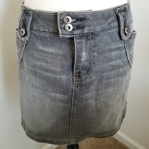 Mini jean skirt - Picture 1 of 6
